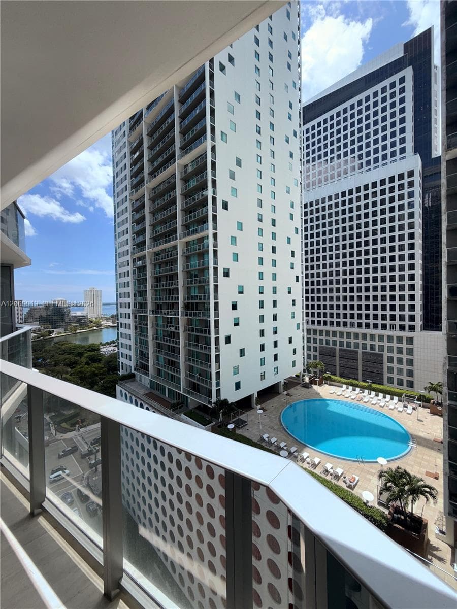 77 SE 5TH ST # 1811, Miami FL 33131 — 25