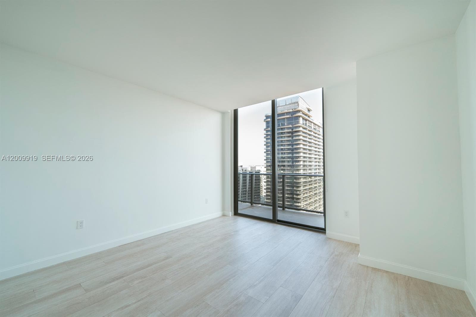 45 SW 9th St # 4906, Miami FL 33130 — 16