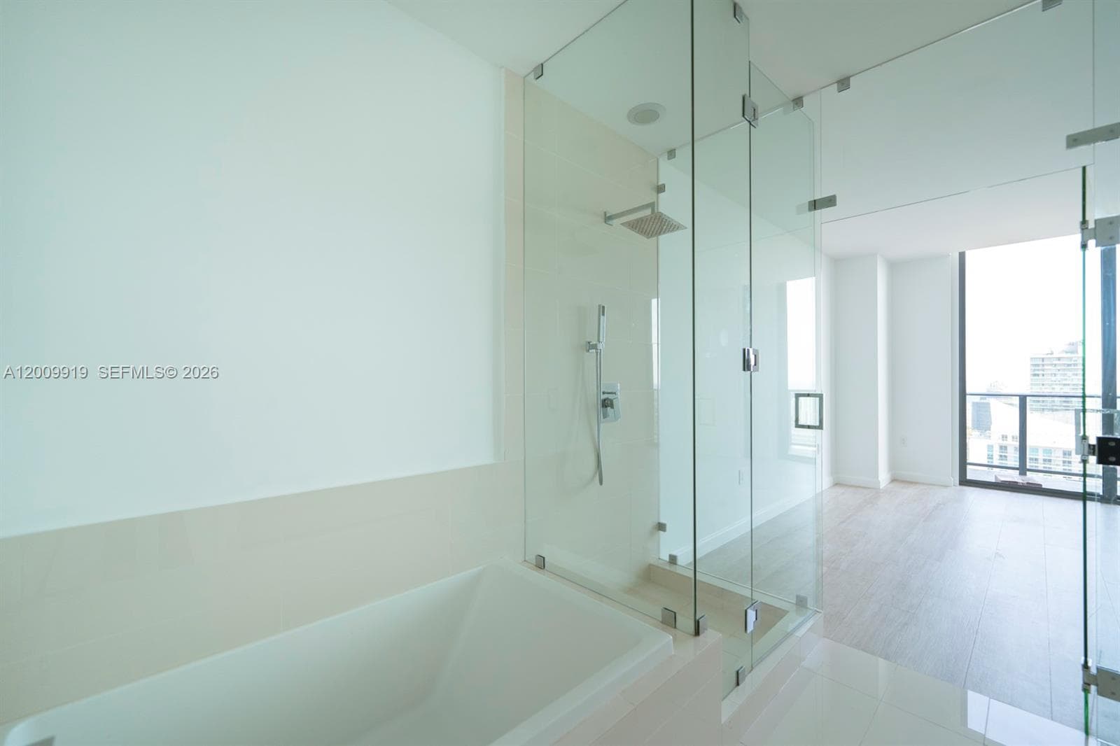 45 SW 9th St # 4906, Miami FL 33130 — 26