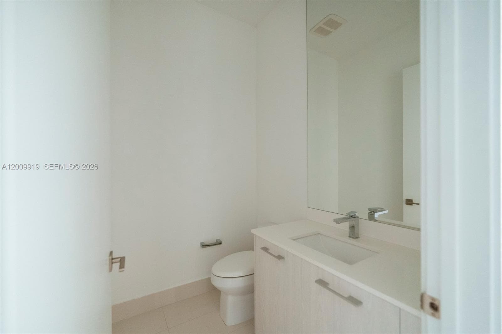 45 SW 9th St # 4906, Miami FL 33130 — 30