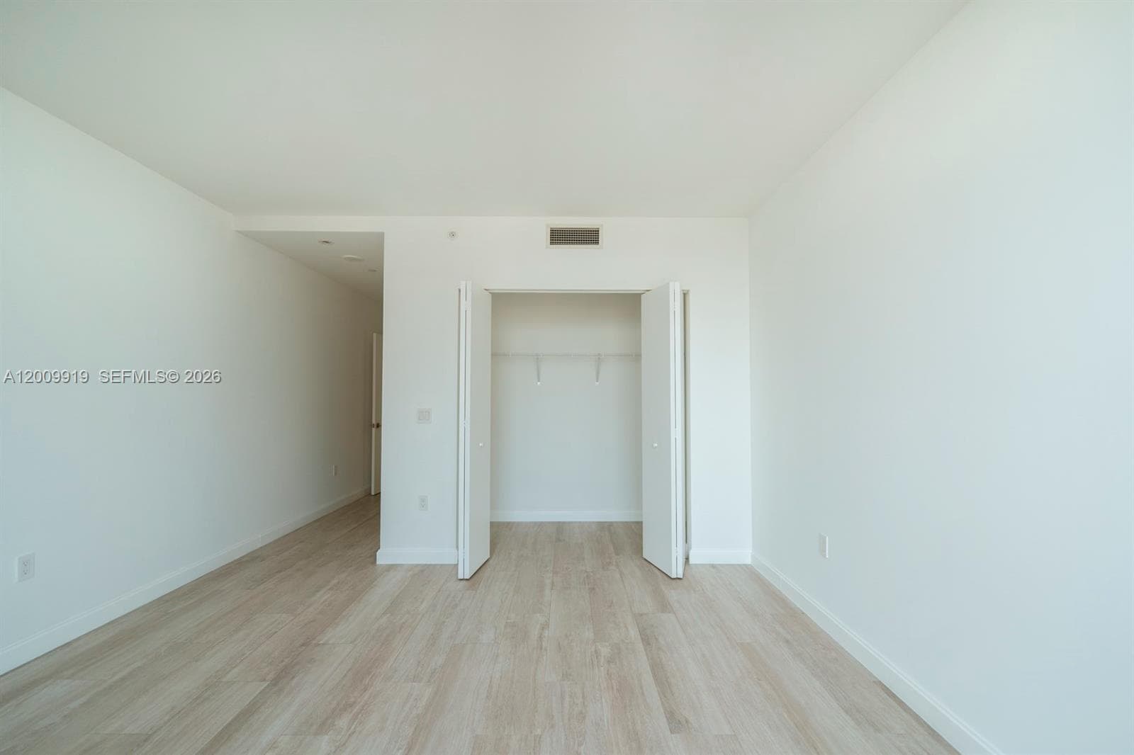 45 SW 9th St # 4906, Miami FL 33130 — 18