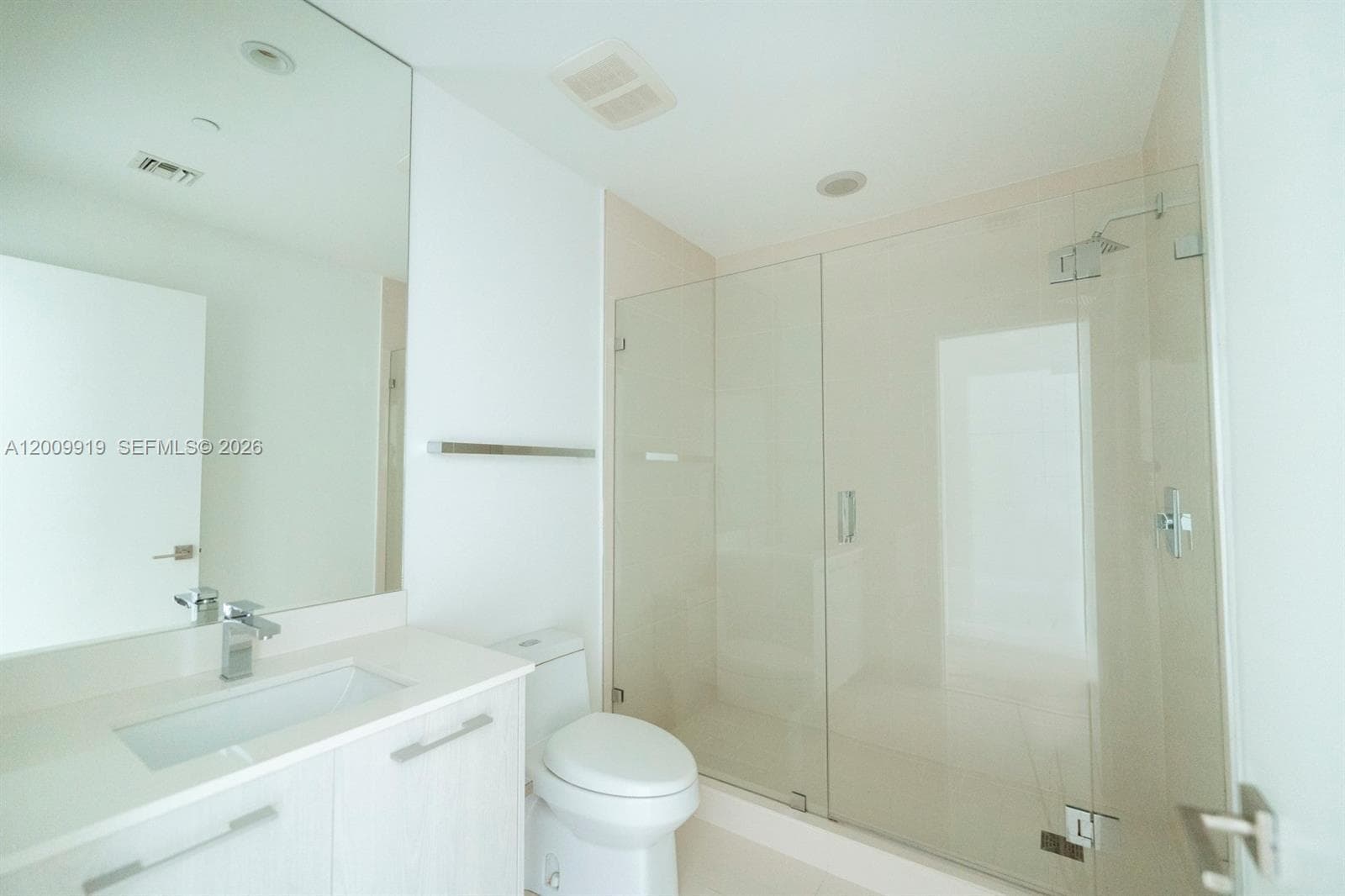 45 SW 9th St # 4906, Miami FL 33130 — 15