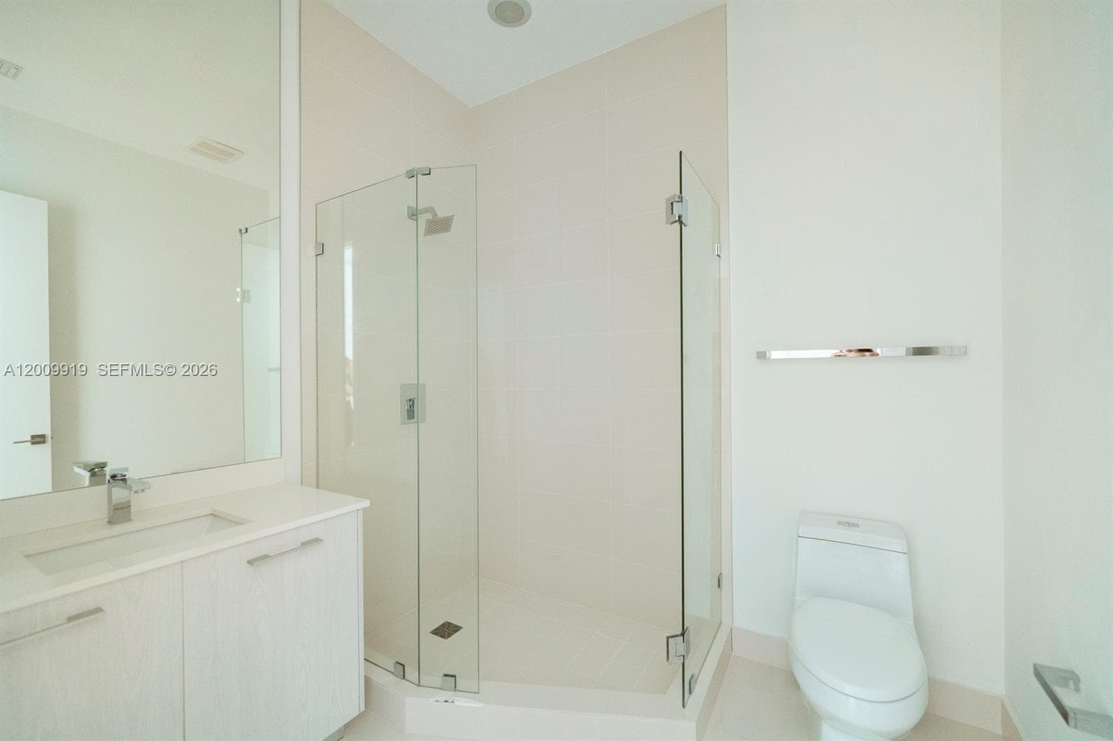 45 SW 9th St # 4906, Miami FL 33130 — 35