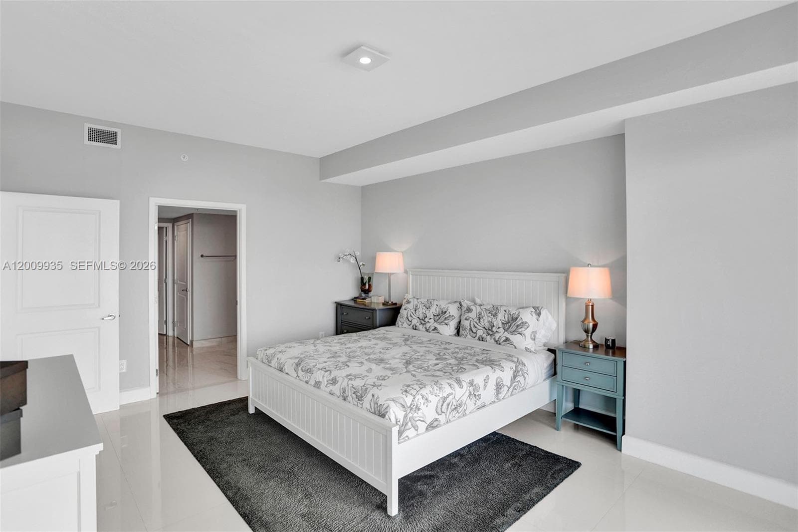 400 Sunny Isles Blvd # 2021, Sunny Isles Beach FL 33160 — 23