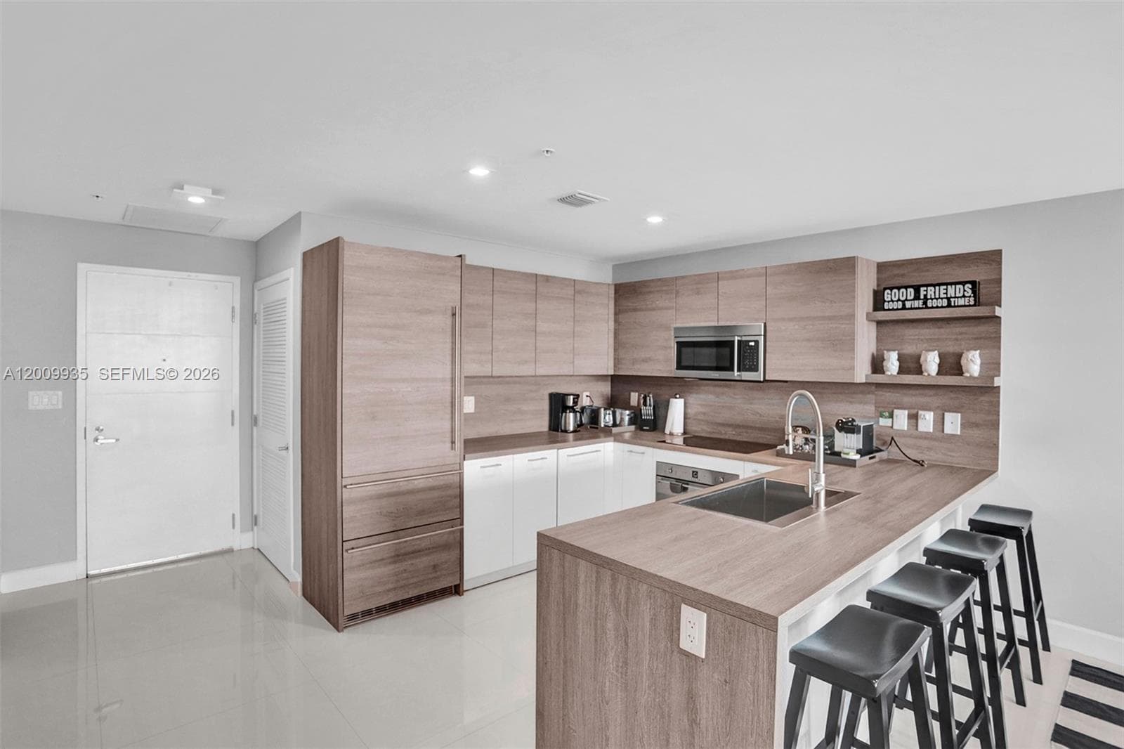400 Sunny Isles Blvd # 2021, Sunny Isles Beach FL 33160 — 2