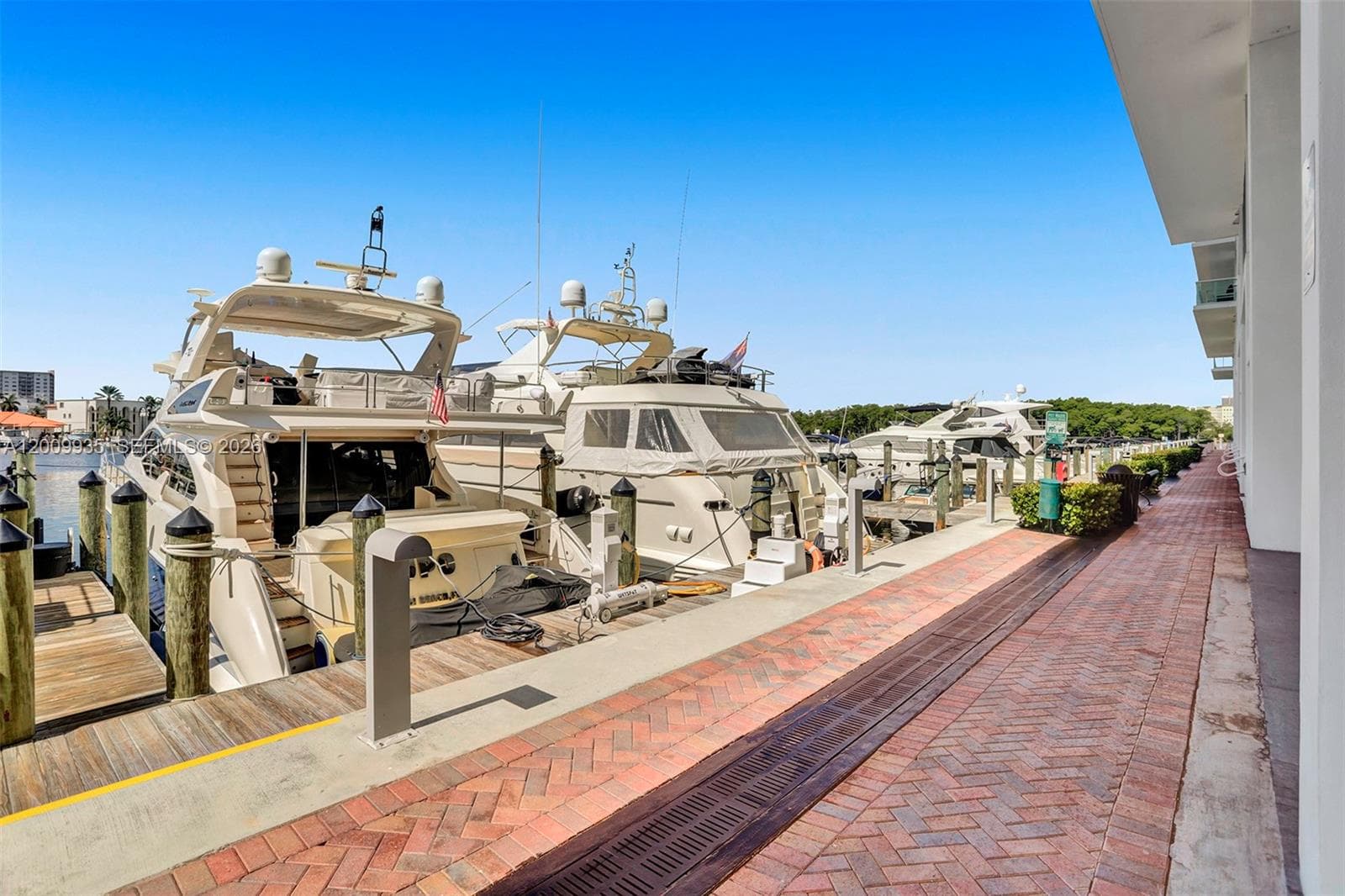 400 Sunny Isles Blvd # 2021, Sunny Isles Beach FL 33160 — 46