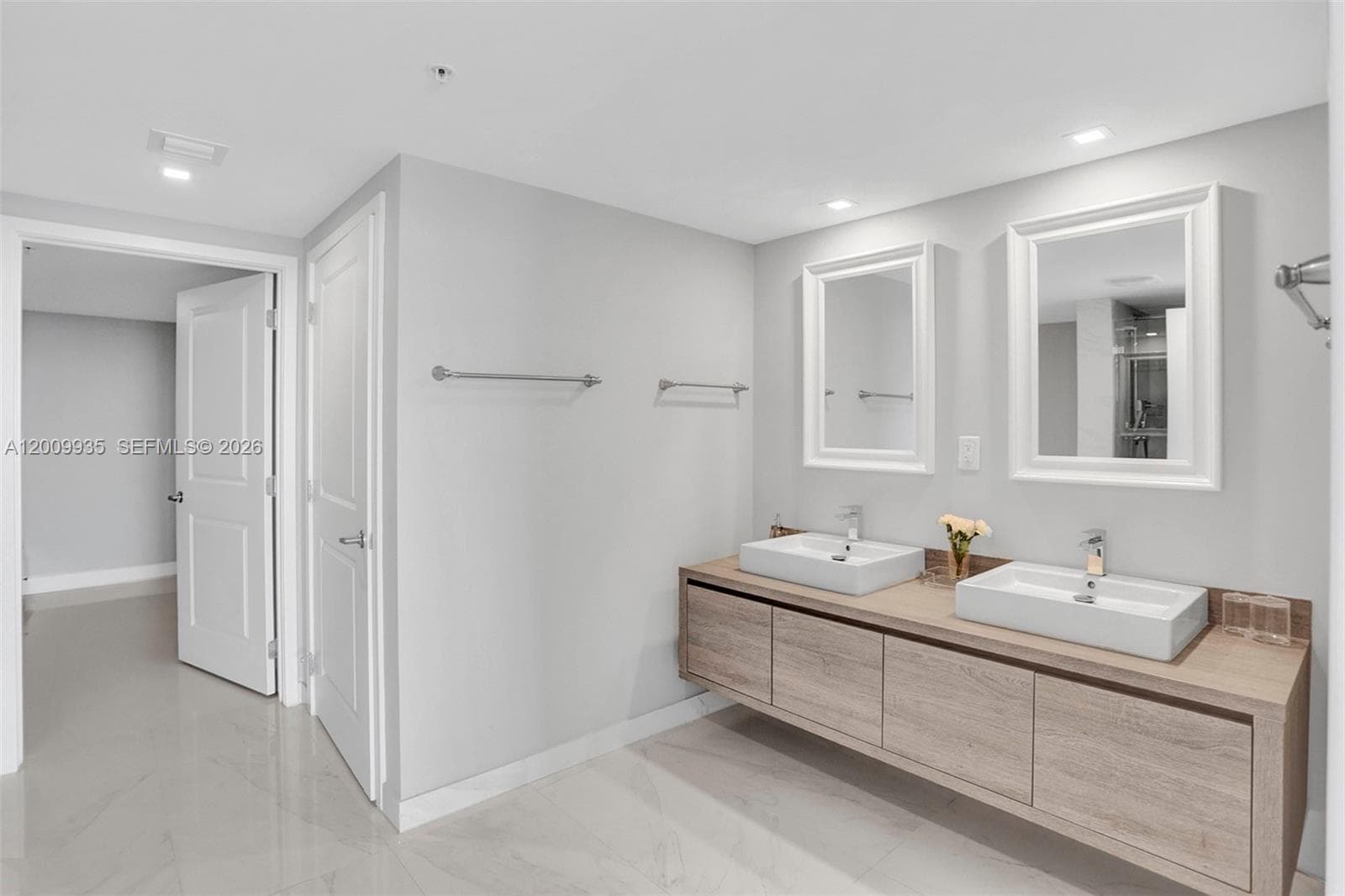 400 Sunny Isles Blvd # 2021, Sunny Isles Beach FL 33160 — 28