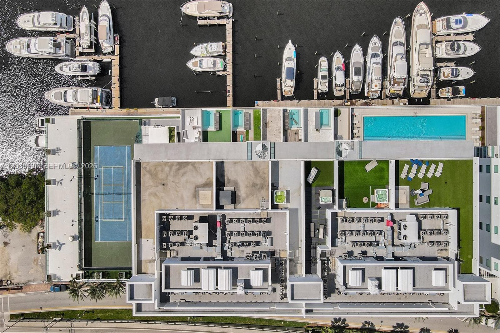 400 Sunny Isles Blvd # 2021, Sunny Isles Beach FL 33160 — 58
