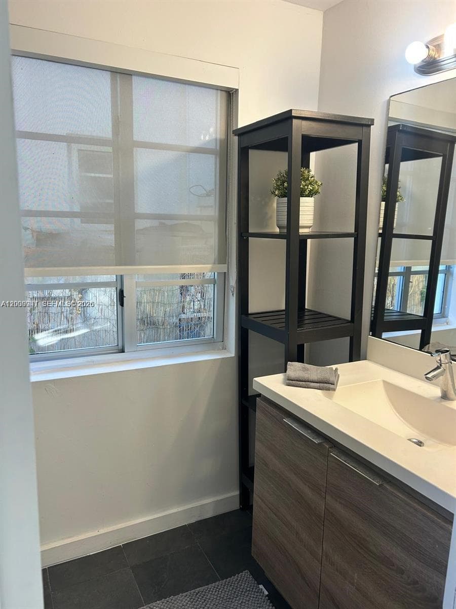 1450 Meridian Ave # 101, Miami Beach FL 33139 — 14