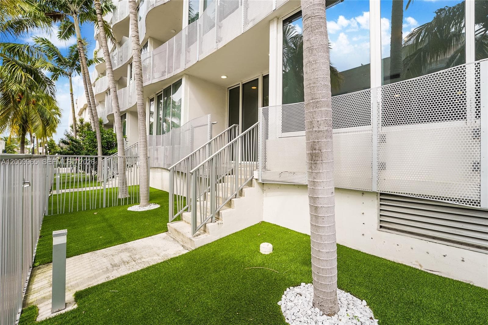 2100 Park Ave # 108, Miami Beach FL 33139 — 24