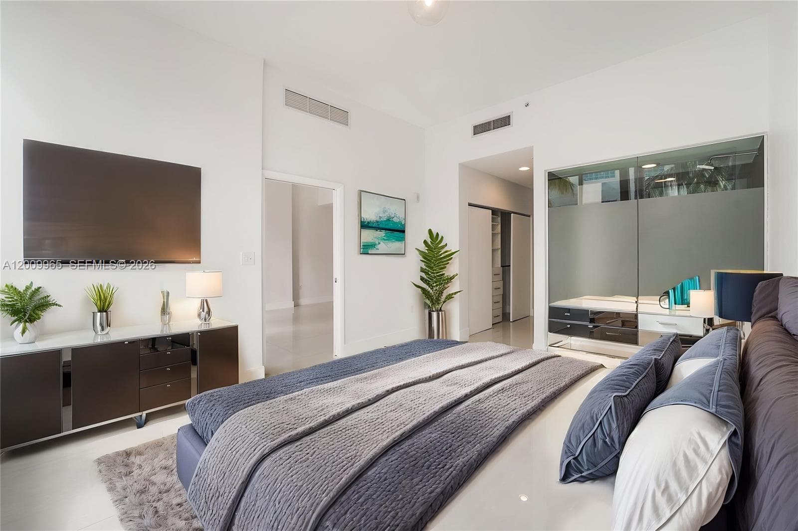 2100 Park Ave # 108, Miami Beach FL 33139 — 4