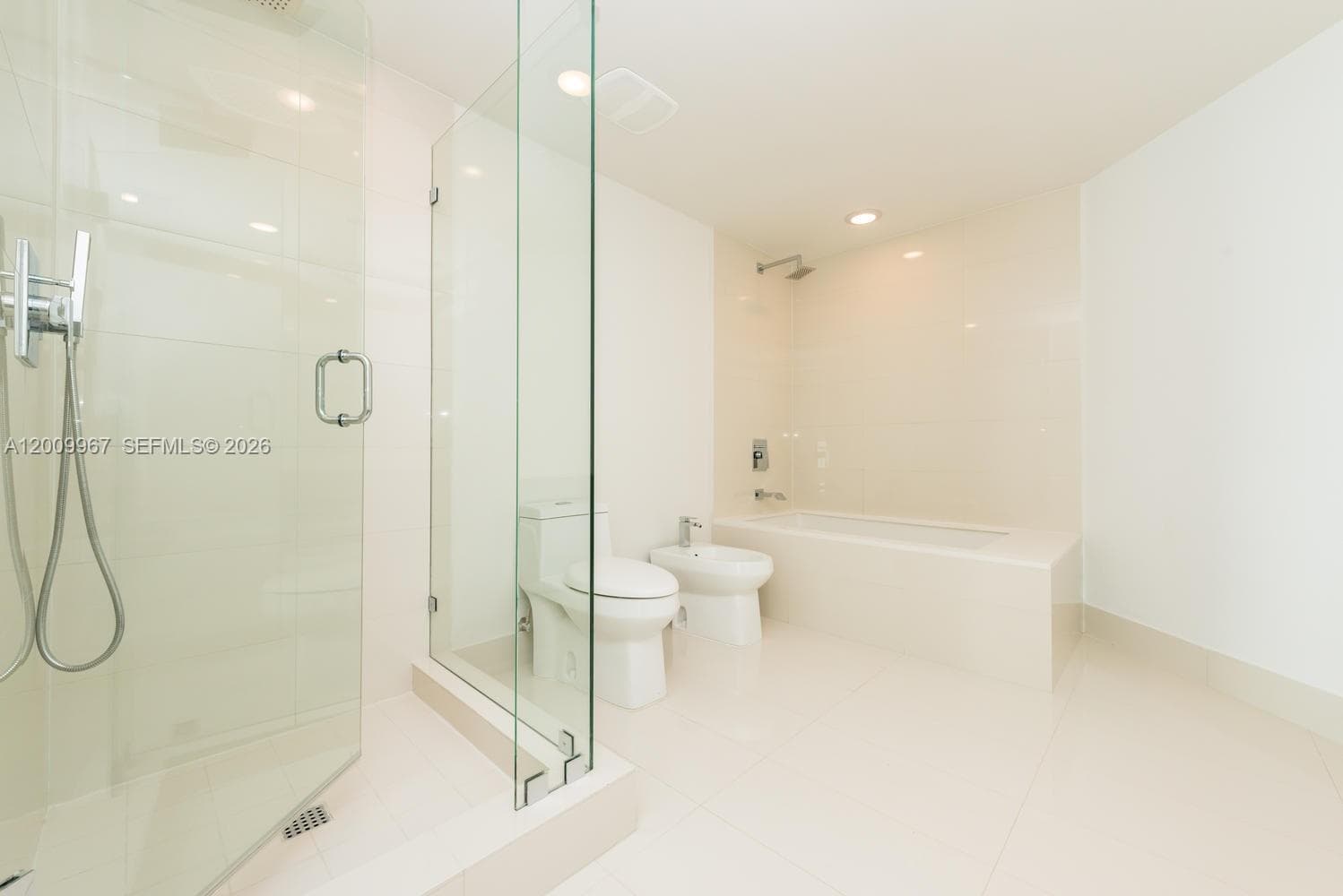 1300 S Miami # 1801, Miami FL 33130 — 23