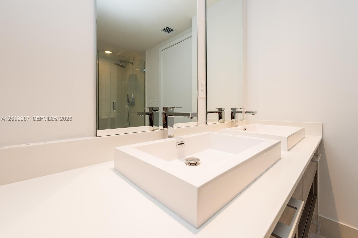 1300 S Miami # 1801, Miami FL 33130 — 25