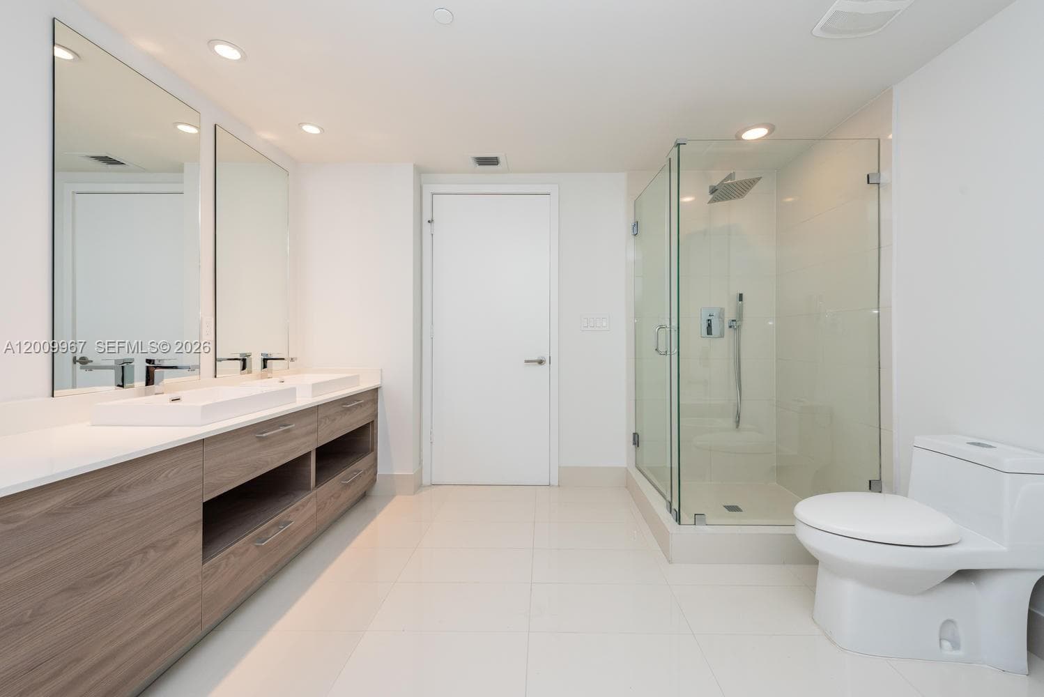 1300 S Miami # 1801, Miami FL 33130 — 21