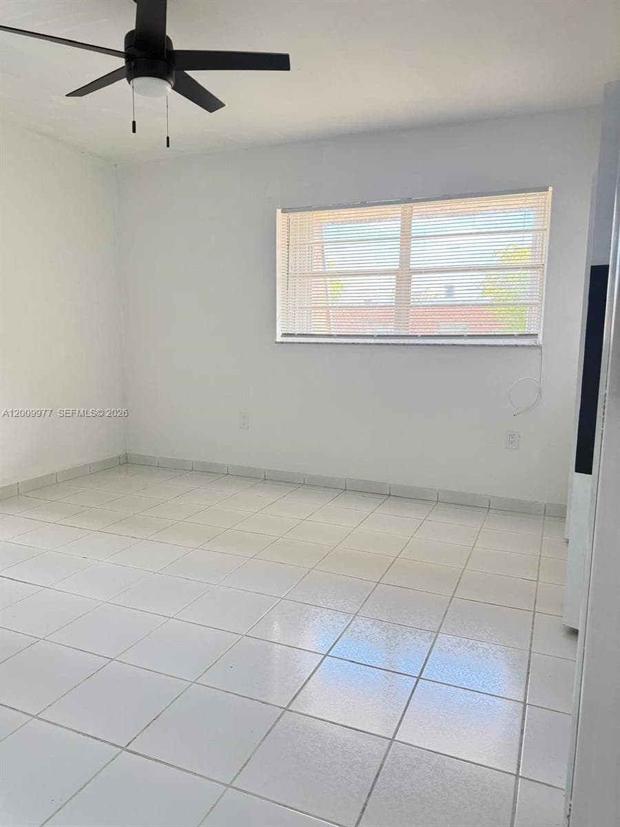 260 NW 107th Ave # 204, Miami FL 33172 — 33