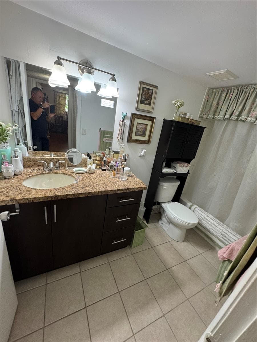 8225 Lake Dr # 404, Doral FL 33166 — 15