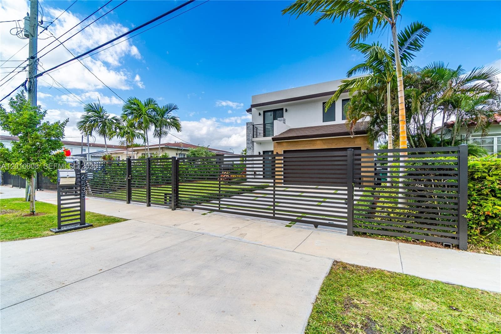 6535 SW 26th St, Miami FL 33155 — 16