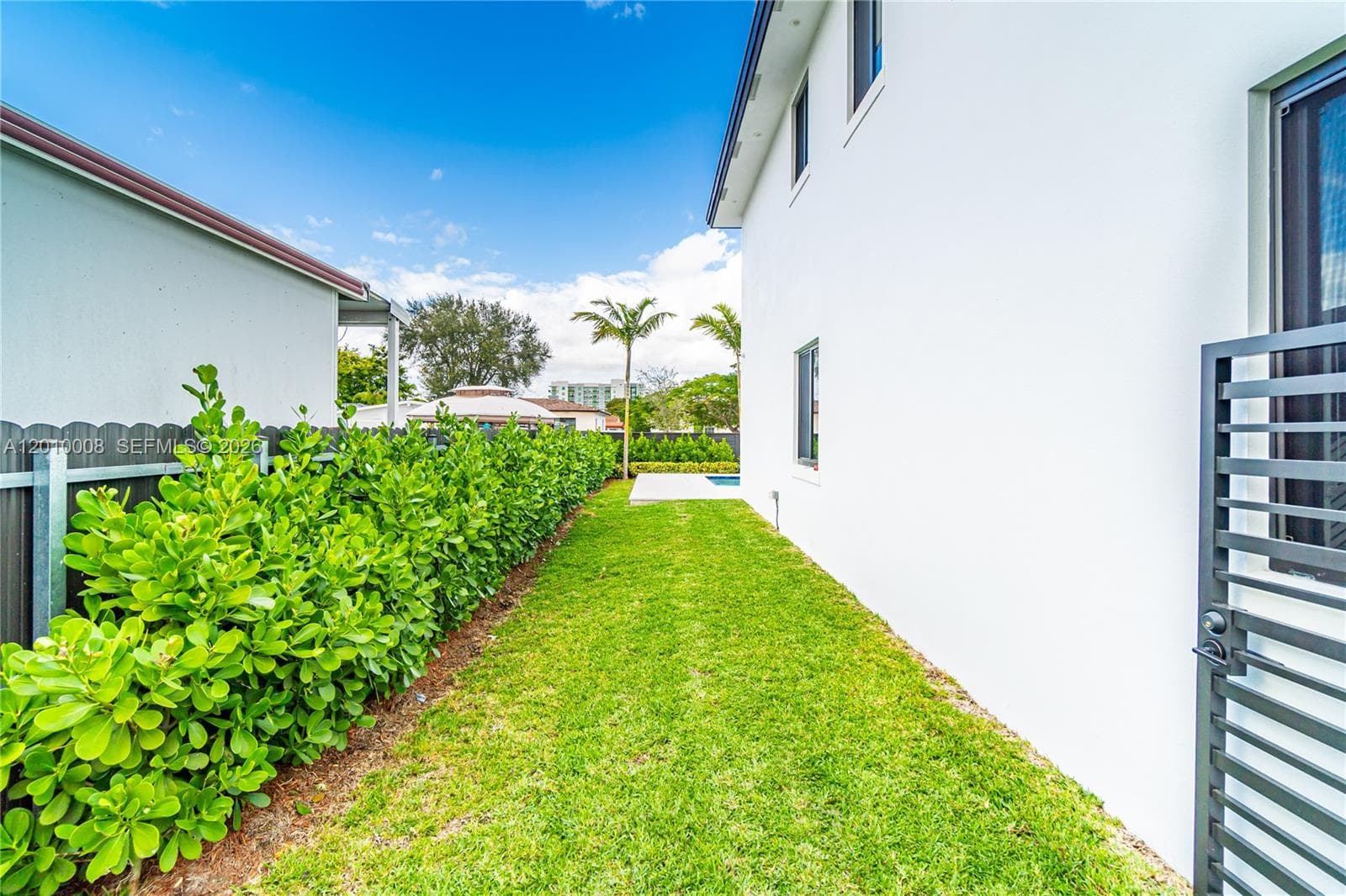 6535 SW 26th St, Miami FL 33155 — 24