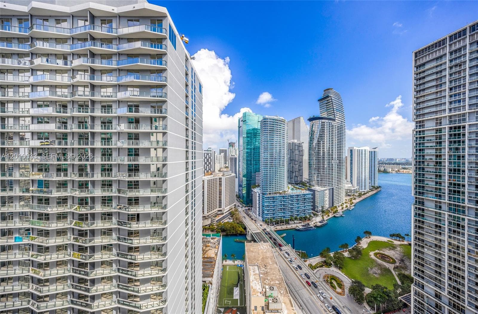 500 Brickell Ave # 3707, Miami FL 33131 — 23