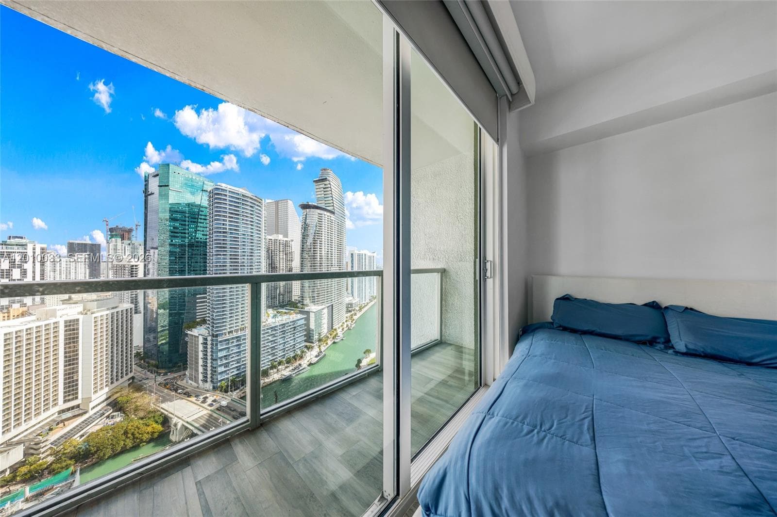 500 Brickell Ave # 3707, Miami FL 33131 — 17