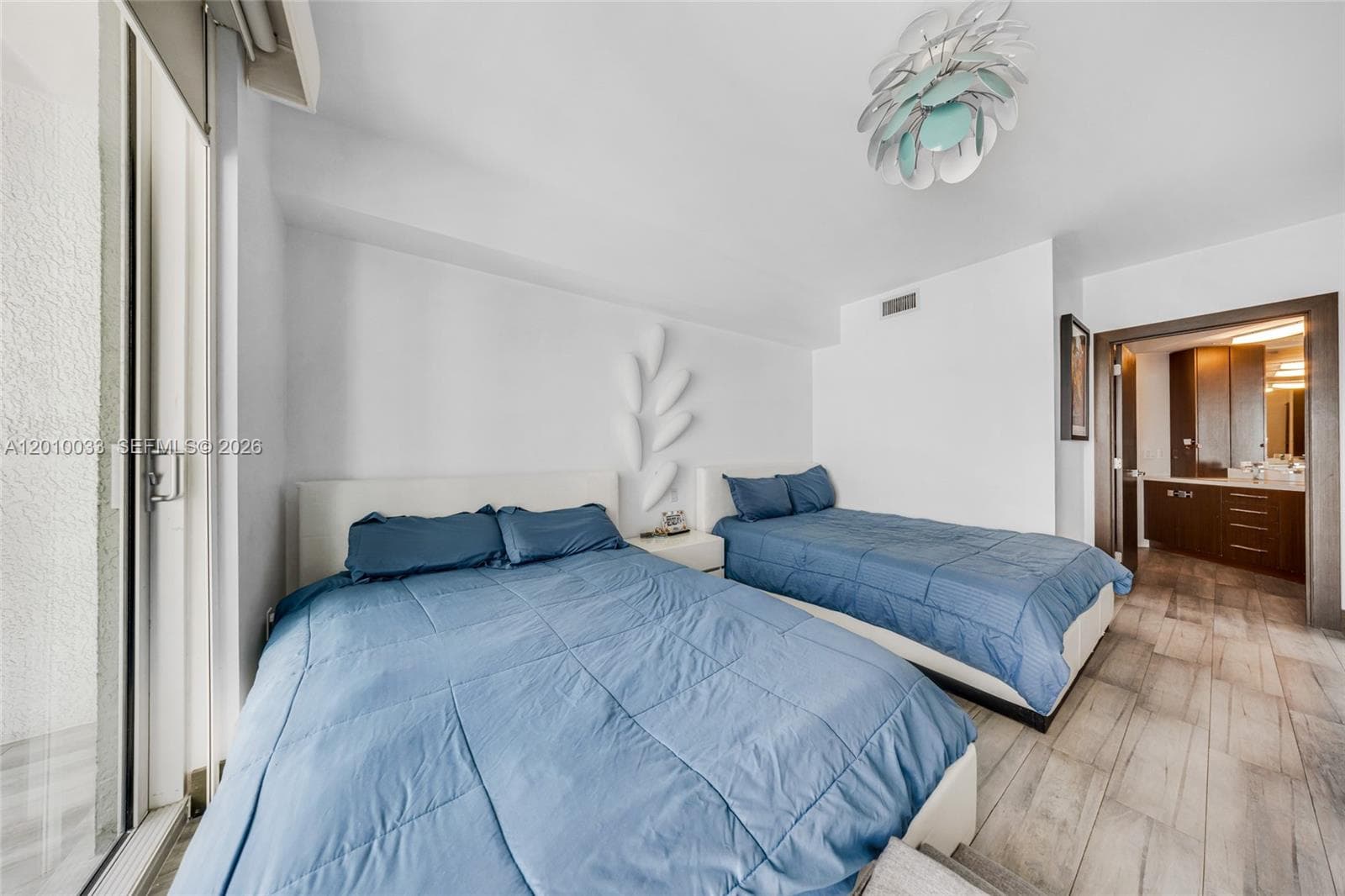 500 Brickell Ave # 3707, Miami FL 33131 — 16