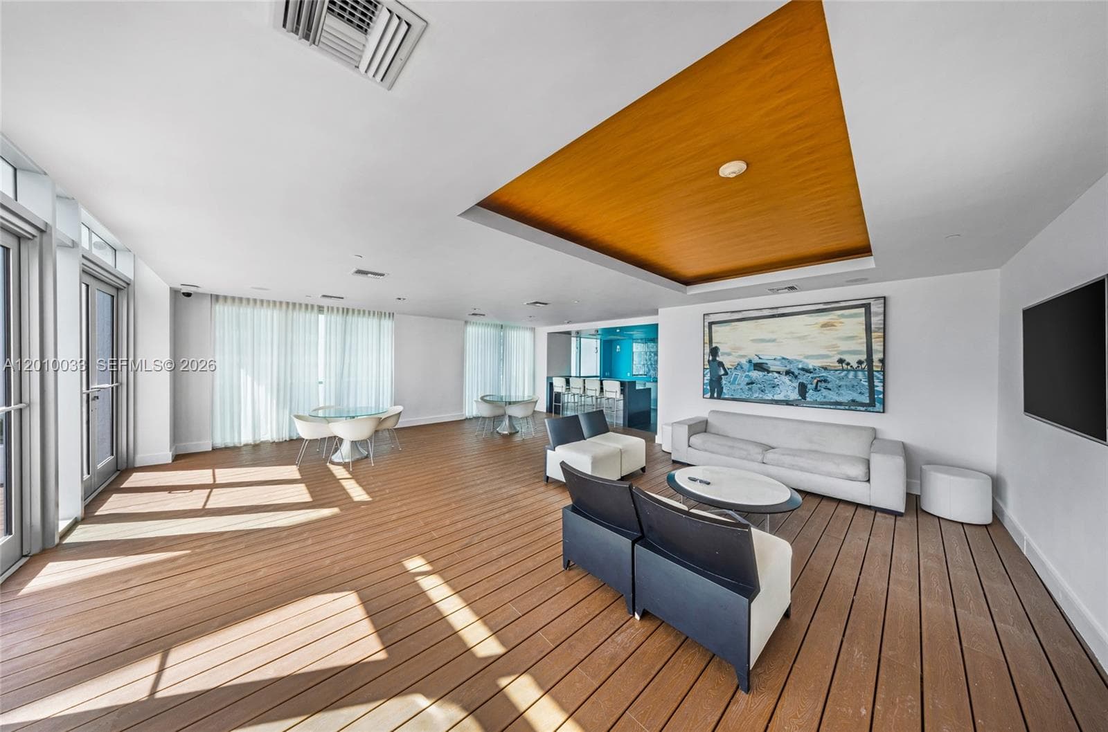 500 Brickell Ave # 3707, Miami FL 33131 — 32