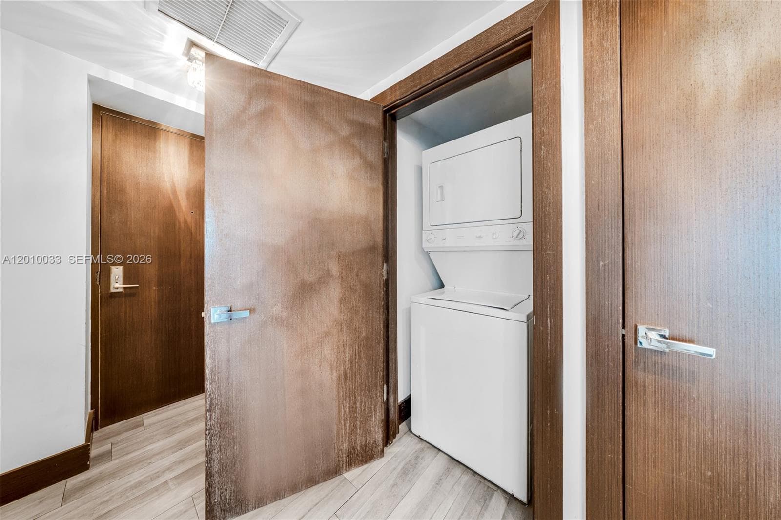500 Brickell Ave # 3707, Miami FL 33131 — 11