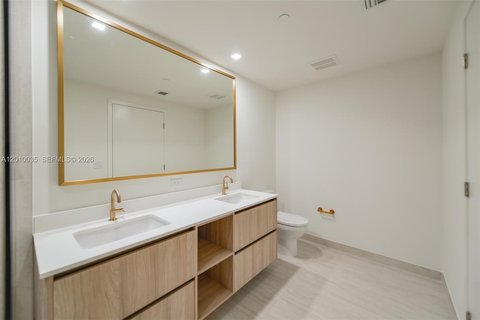 77 SE 5 Street # 2603, Miami FL 33131 — 22