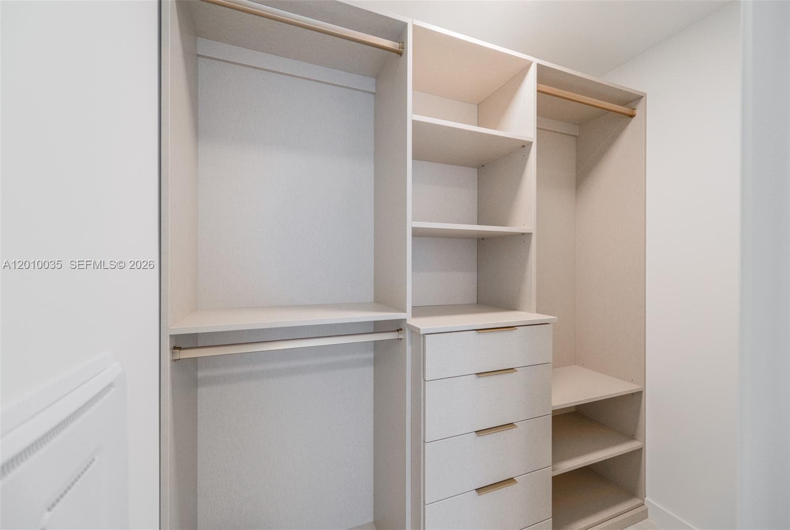 77 SE 5 Street # 2603, Miami FL 33131 — 32