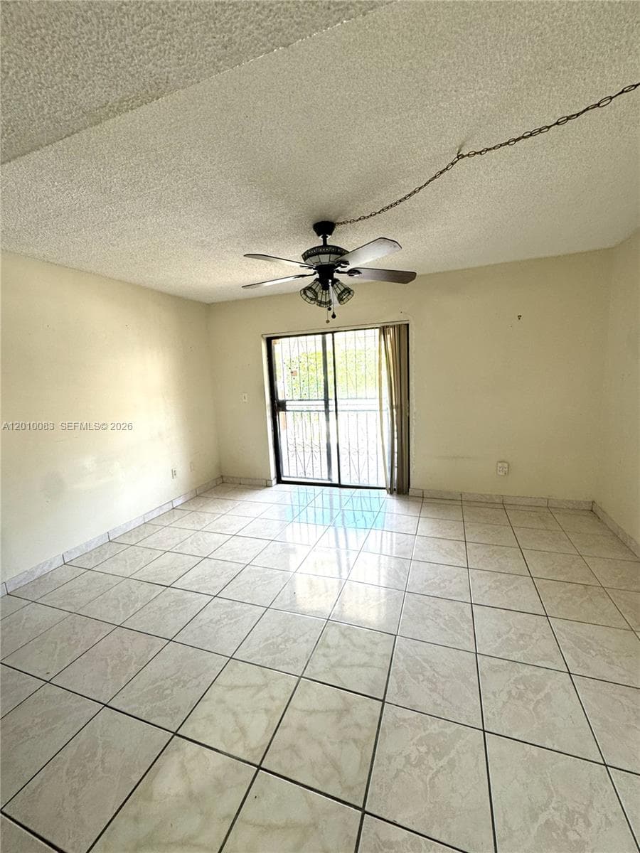 2260 W 53rd Pl # 7, Hialeah FL 33016 — 4
