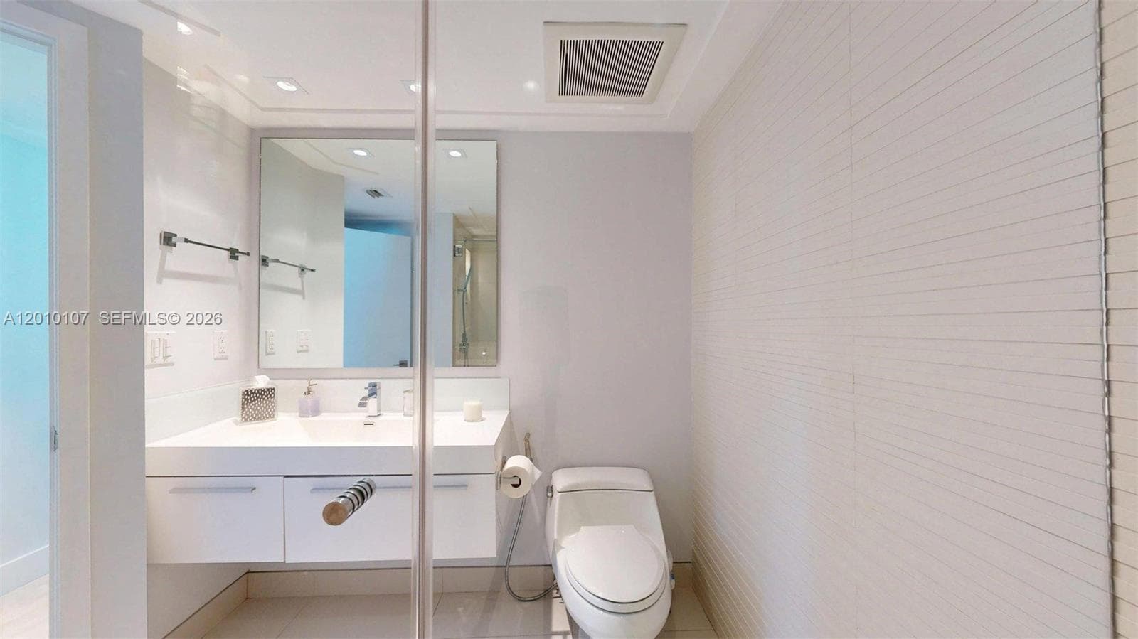 5025 Collins Ave # 2206, Miami Beach FL 33140 — 90