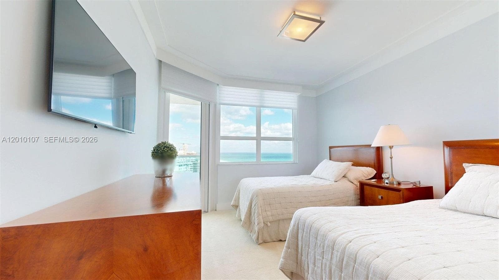 5025 Collins Ave # 2206, Miami Beach FL 33140 — 92