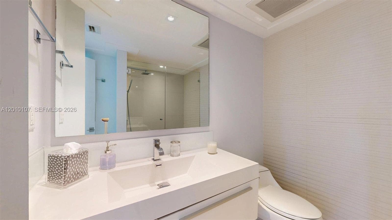 5025 Collins Ave # 2206, Miami Beach FL 33140 — 89