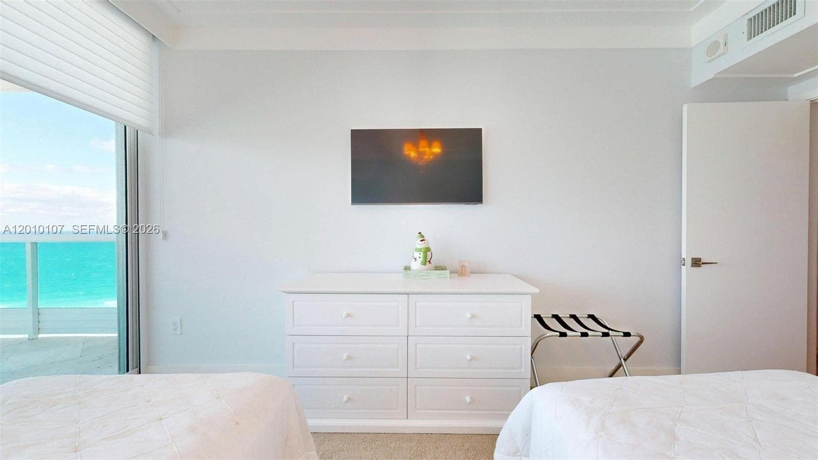 5025 Collins Ave # 2206, Miami Beach FL 33140 — 87