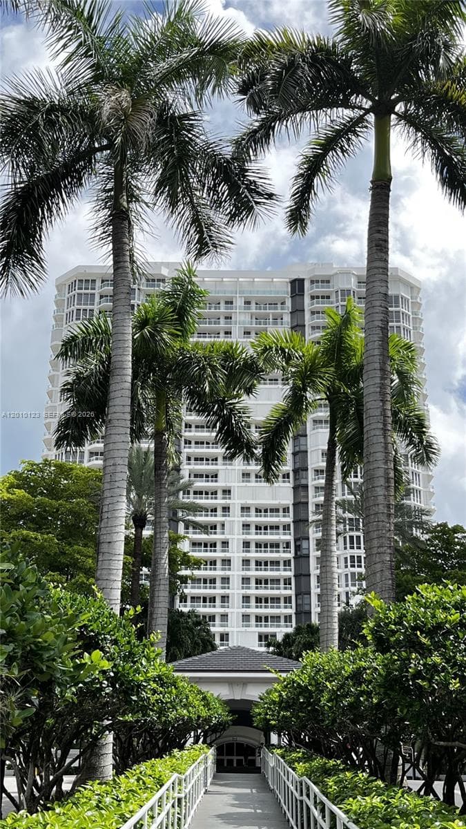 21150 Point Pl # 1202, Aventura FL 33180 — 34