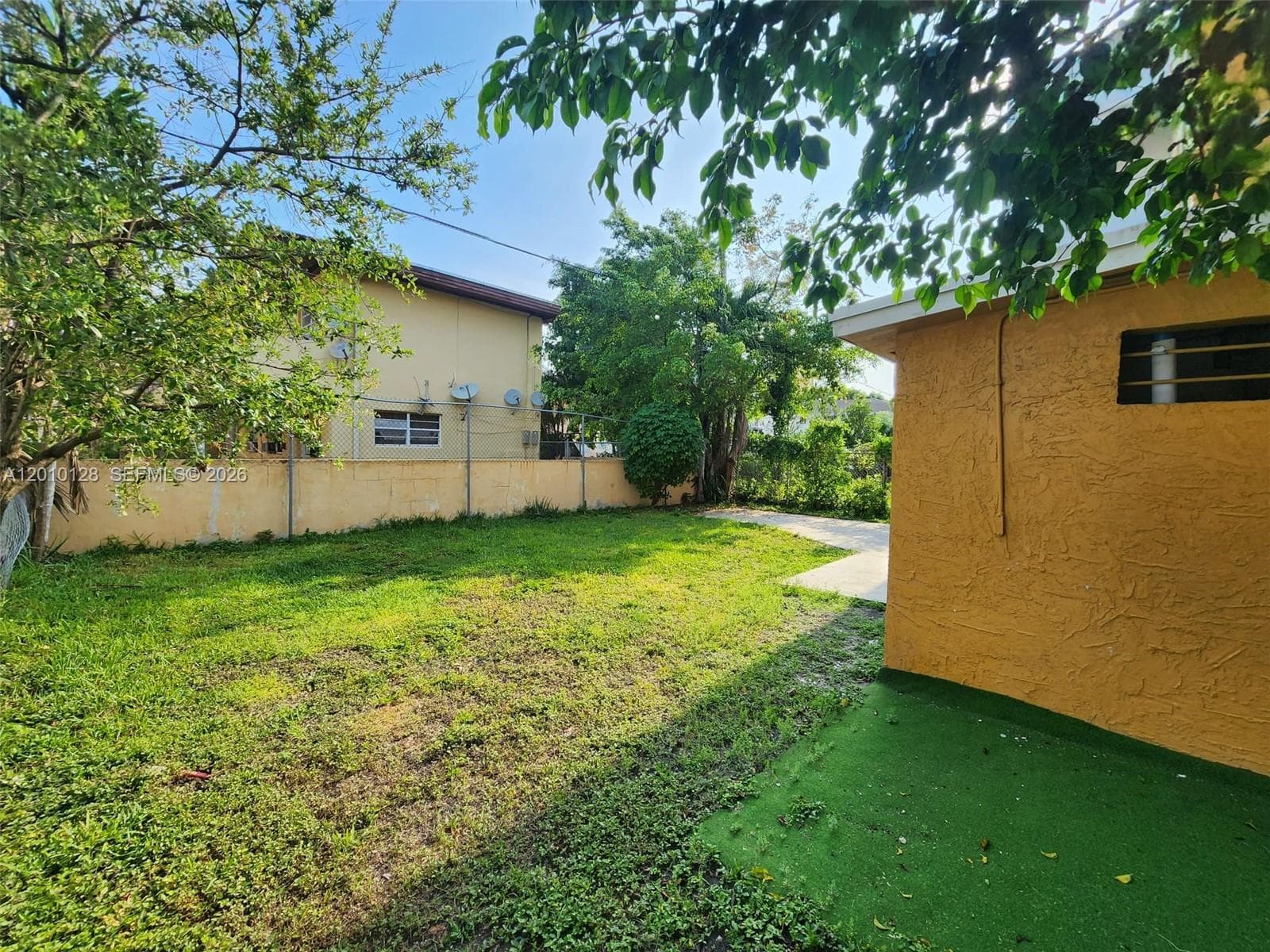 1043 NW 2nd St # 3, Miami FL 33128 — 14