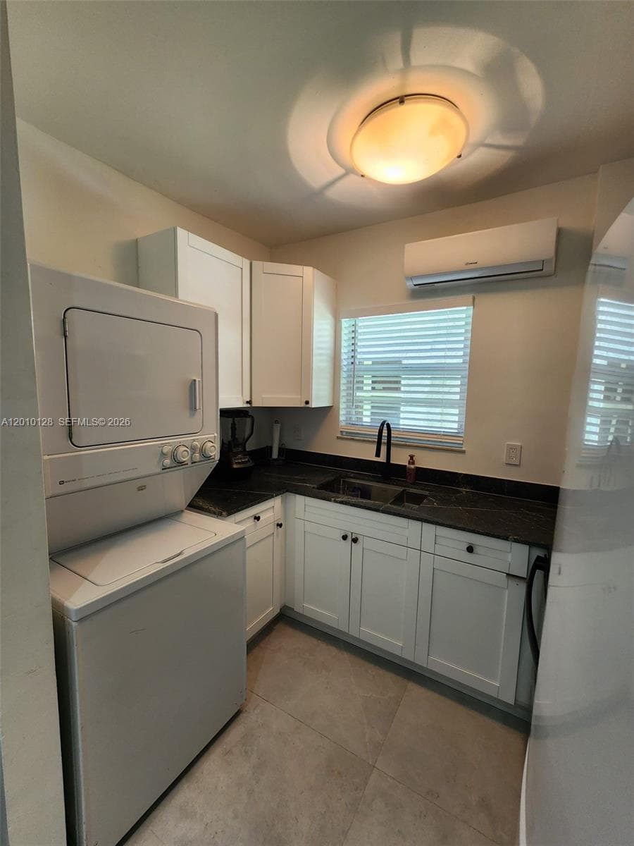 1043 NW 2nd St # 3, Miami FL 33128 — 18