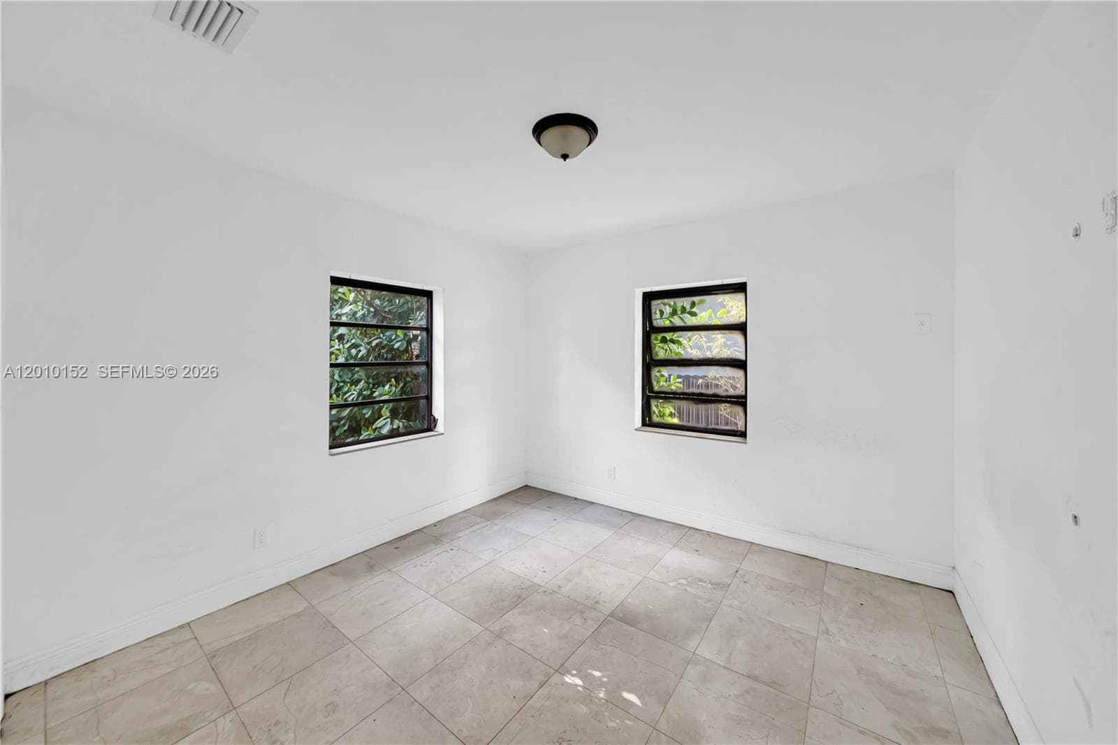3033 Hibiscus Street, Miami FL 33133 — 9