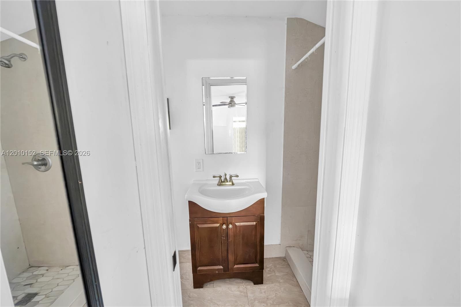 3033 Hibiscus Street, Miami FL 33133 — 21