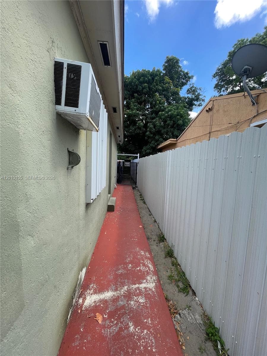 2144 NW 85th St, Miami FL 33147 — 32