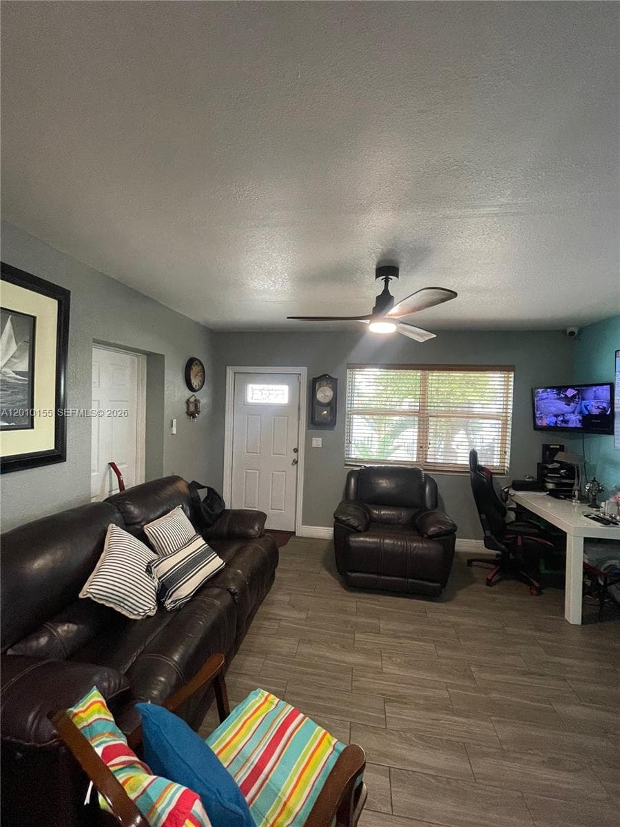 2144 NW 85th St, Miami FL 33147 — 10