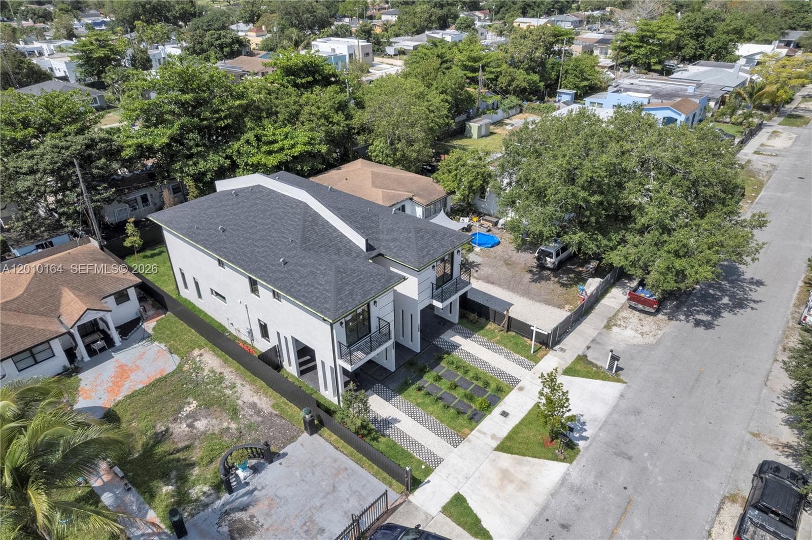 1816 NW 49th St, Miami FL 33142 — 42