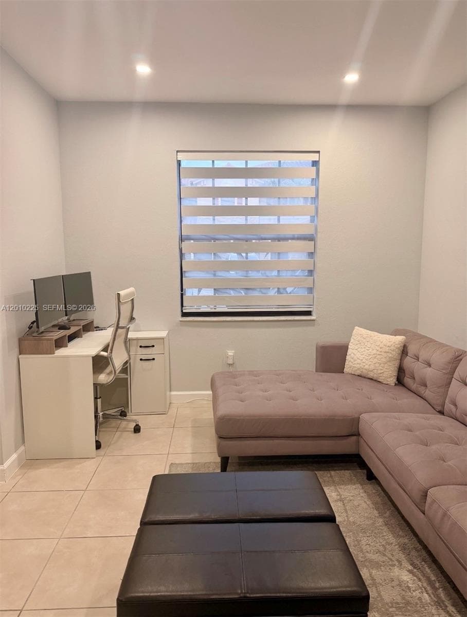 9330 W 33rd Ave, Hialeah FL 33018 — 17