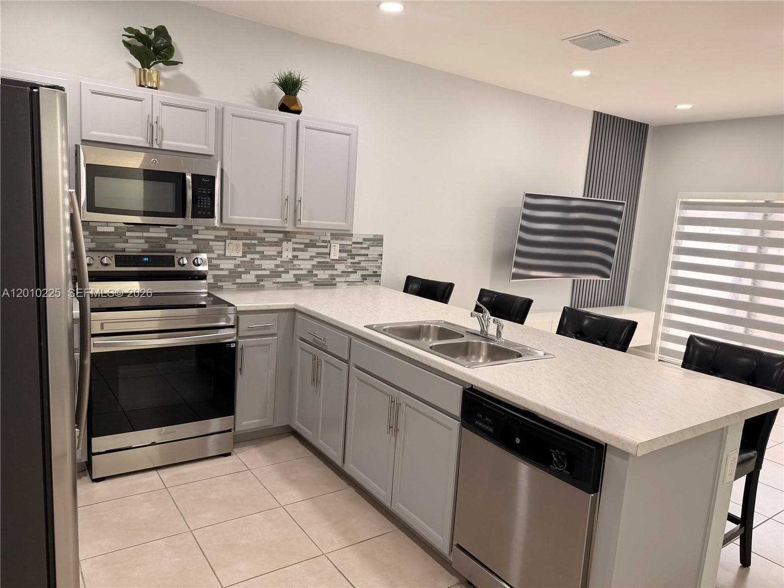 9330 W 33rd Ave, Hialeah FL 33018 — 12