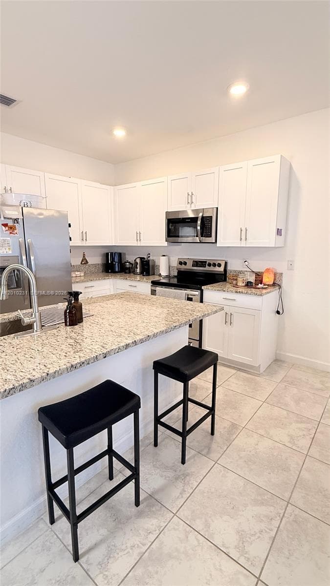 20761 NE 2nd Ct, Miami FL 33179 — 18