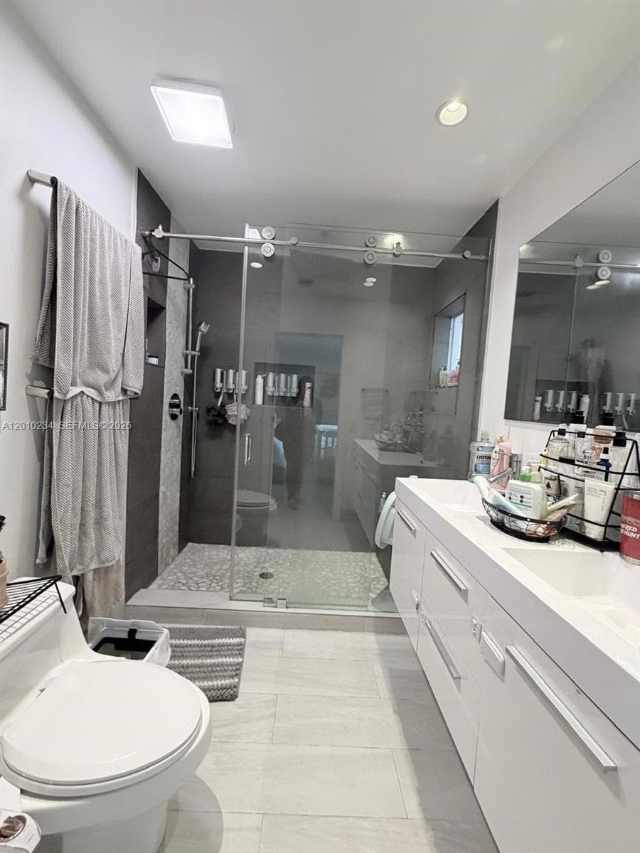 7560 NW 173rd Ln, Hialeah FL 33015 — 20