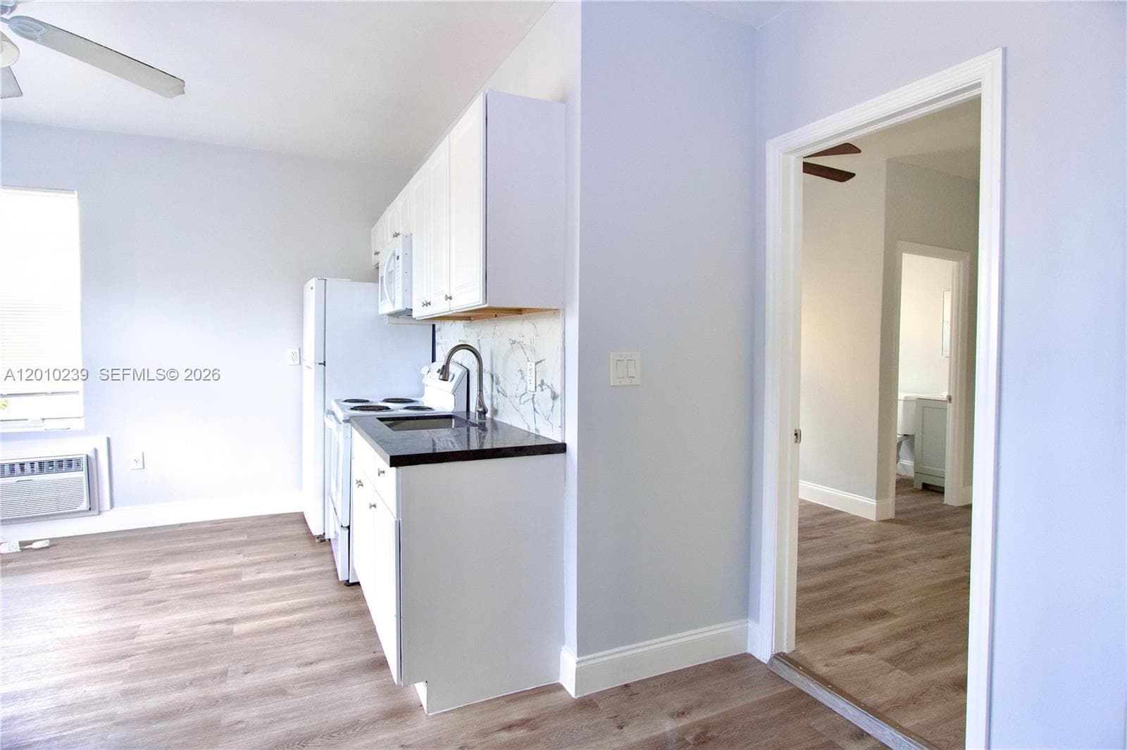 1142 SW 4th St # 15, Miami FL 33130 — 3