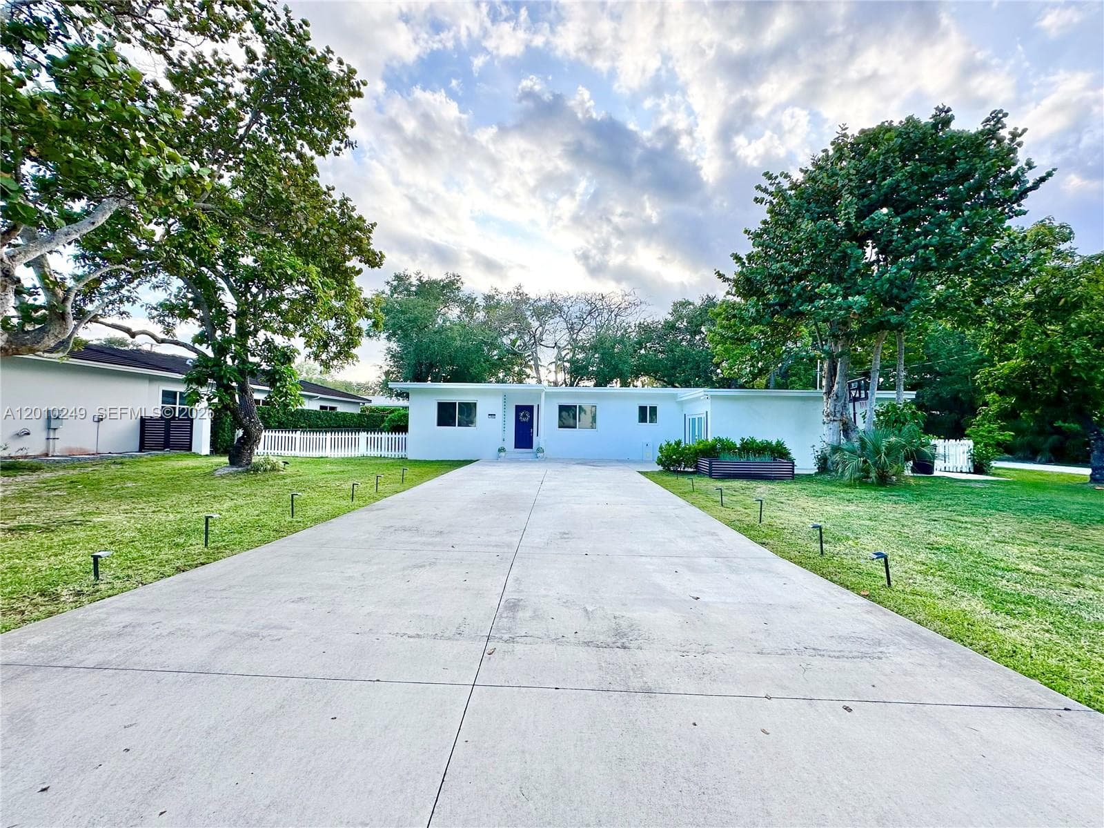 7800 SW 57th Ct, South Miami FL 33143 — 1