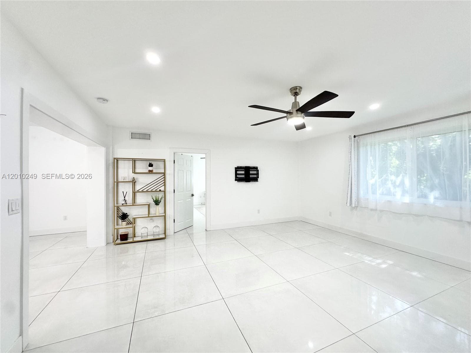 7800 SW 57th Ct, South Miami FL 33143 — 8