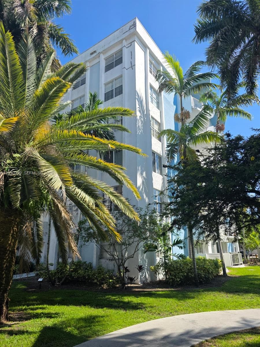 496 NW 165th St Rd # 210, Miami FL 33169 — 2